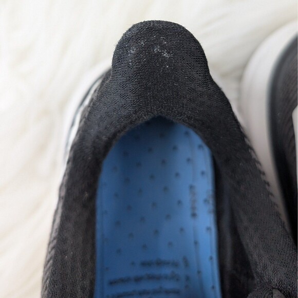 HOKA Women's Clifton 9 Running Shoe | Size 7.5 B - Picture 2 of 10